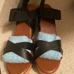 Women’s black wedge sandal